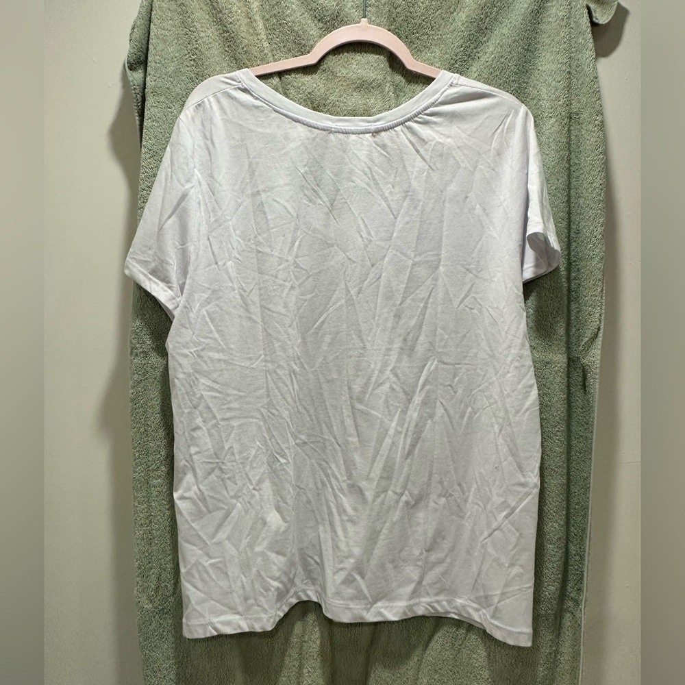Blessed White and Gold Heart Tee - Picture 2 of 4